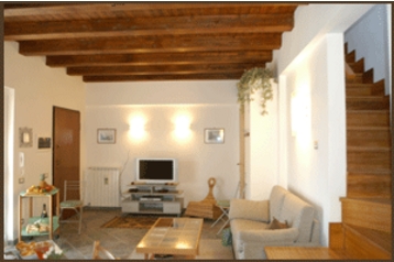 Italia Privát Roma, Esterno